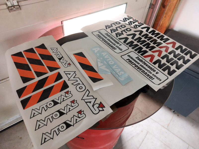 Izdelava nalepk za motorje in skuterje