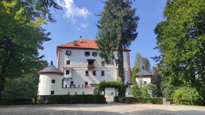 Poceni najem turističnega vodiča Notranjska