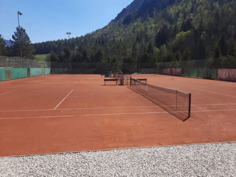Poceni rezervacija igrišč za tenis Gorenjska