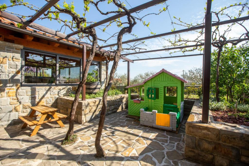 Poceni sobe Portorož, Obala