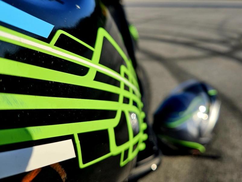 Izdelava nalepk za vozila po meri