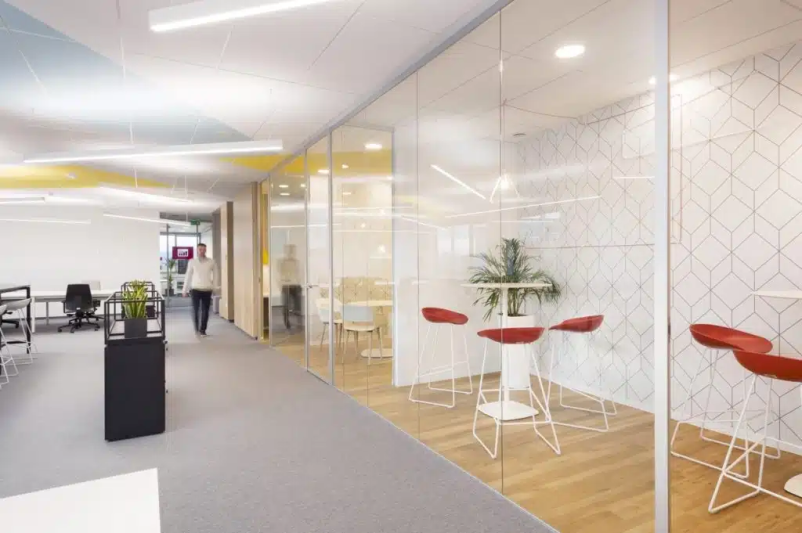 Pohištvo za pisarne po meri