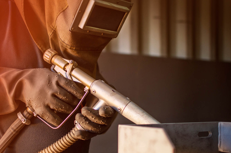 Kvalitetno peskanje s prahom in jeklenim peskom v Sloveniji