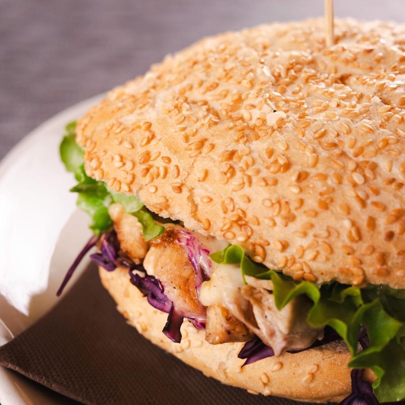 Burger v Okrepčevalnici Pirih