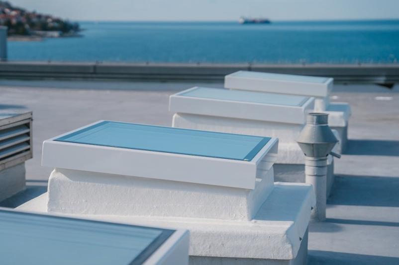 Servis in pregledi svetlobnikov dobite pri nas!