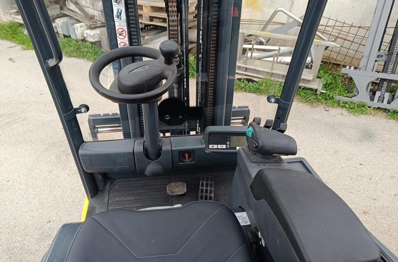 Zanesljiv ugoden uvoz viličarjev po naročilu Slovenija