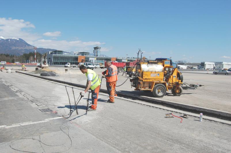 Hitro zalivanje cestnih razpok Ljubljana, okolica
