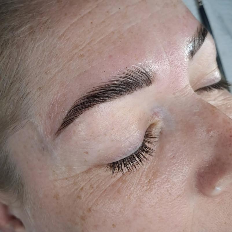 Laminacija obrvi Podčertek