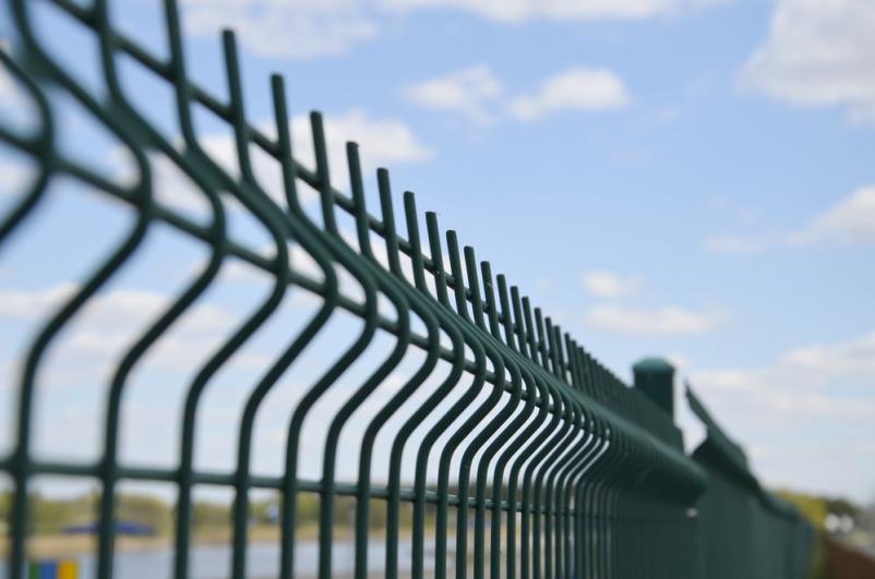 Kvalitetna postavitev panelne ograje Štajerska