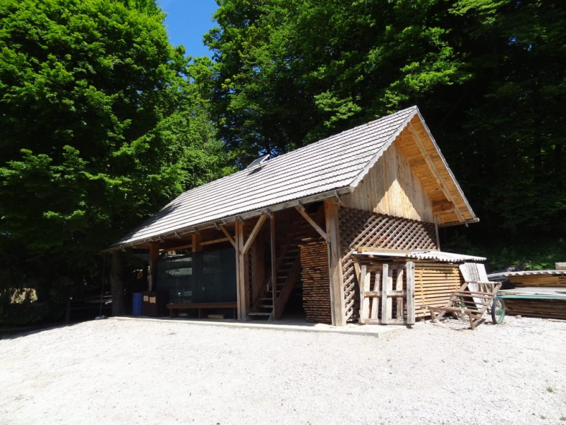 Koča ob gozdu Grosuplje