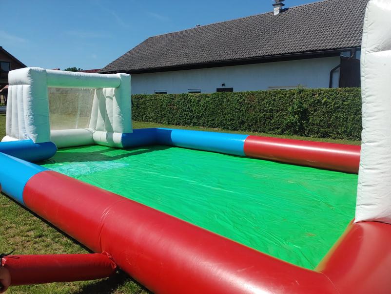 Napihljiv nogomet na milnici