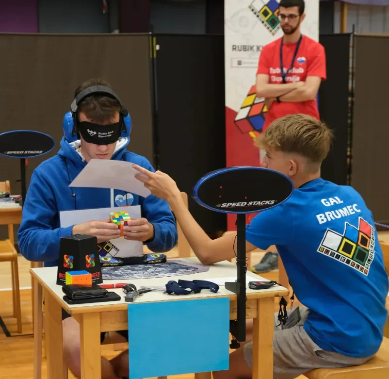 Rubik klub Slovenija organizira tekmovanja in delavnice za mehanske uganke v Mariboru na Štajerskem!