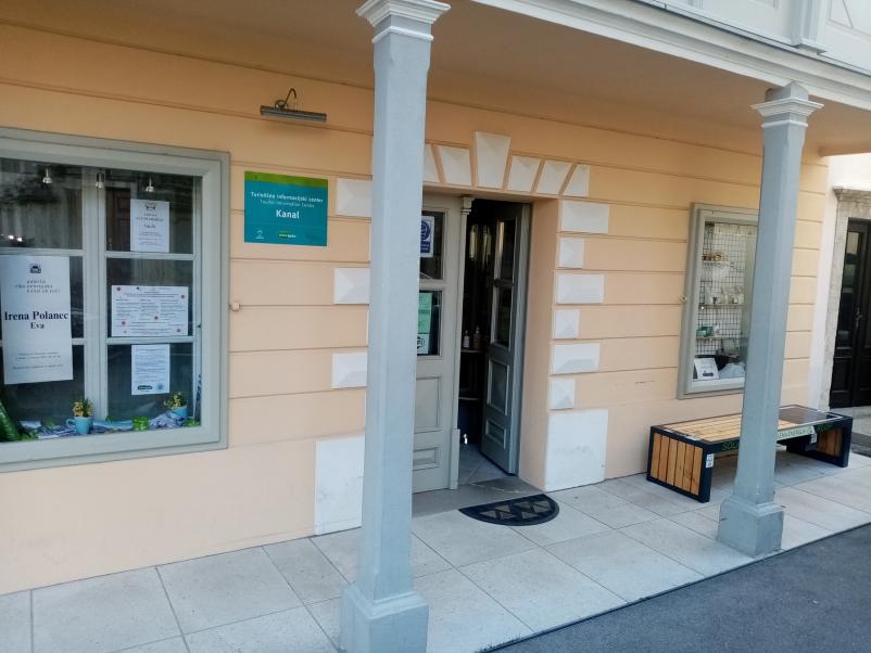 Prodaja polnilnih klopi