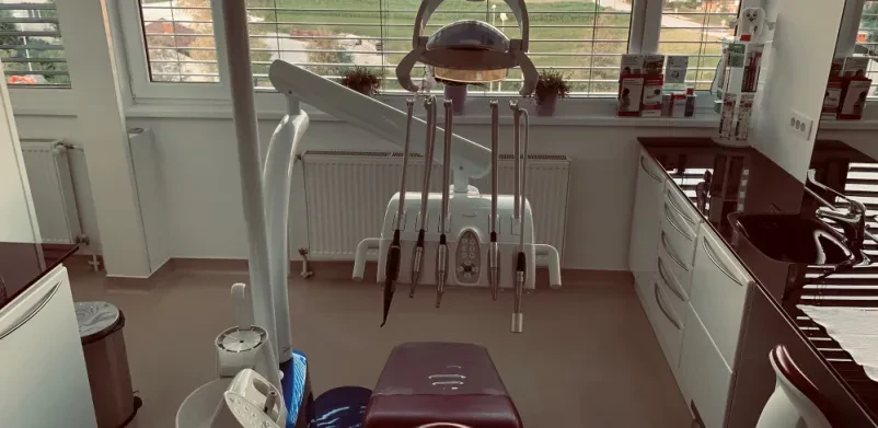 Samoplačniški zobozdravnik Litija