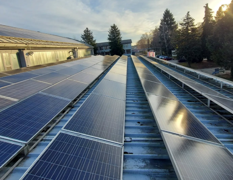 Ugodno čiščenje solarnih elektrarn Pomurje, Slovenija