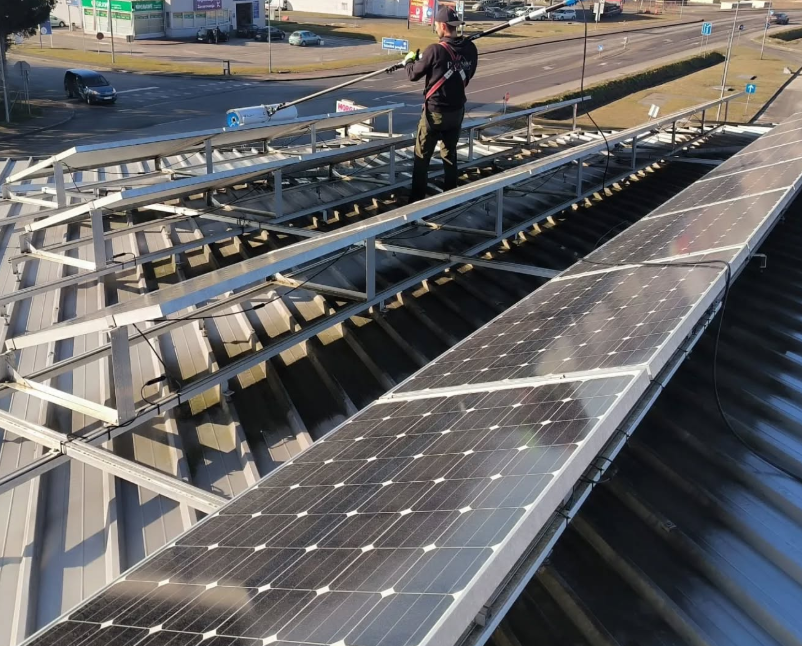 Čiščenje sončnih elektrarn Pomurje, Slovenija