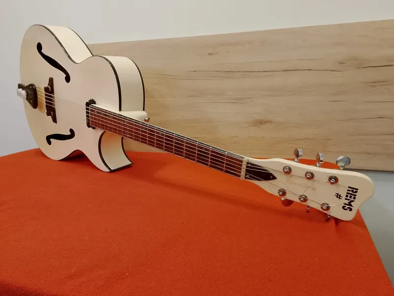 Handmade custom guitars Slovenia