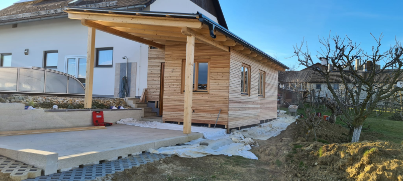 Izdelava lesenih nadstreškov za Pomurje