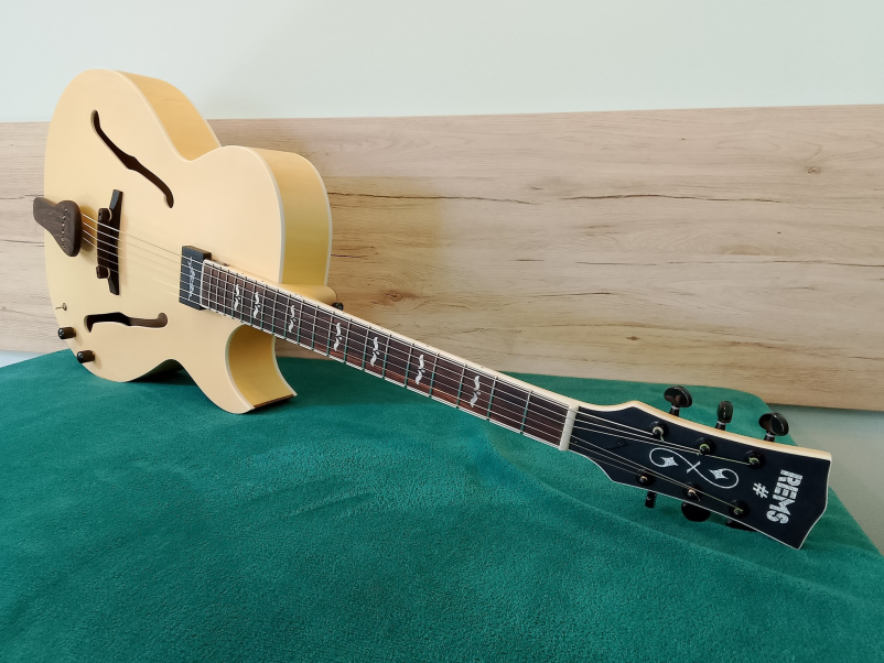 Izdelava kitar po naročilu Slovenija