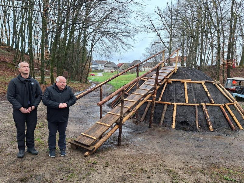 Tradicija kuhanja oglja v oglarskih kopah