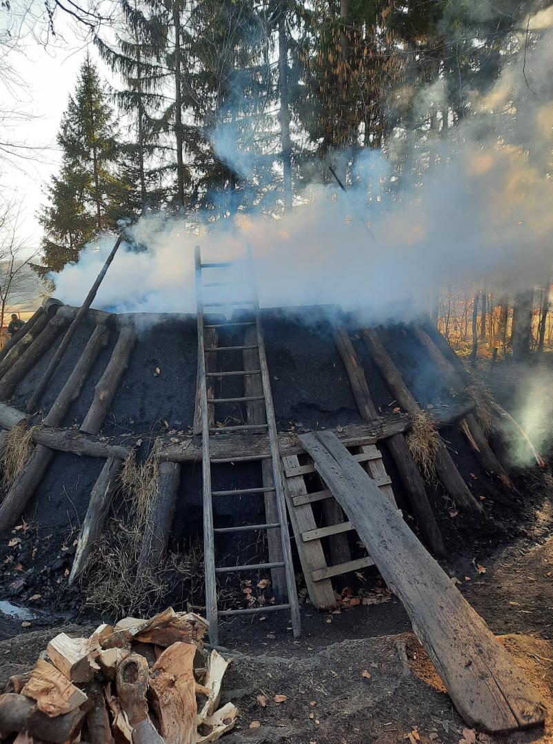 Izdelava in kuhanje oglja v oglarskih kopah