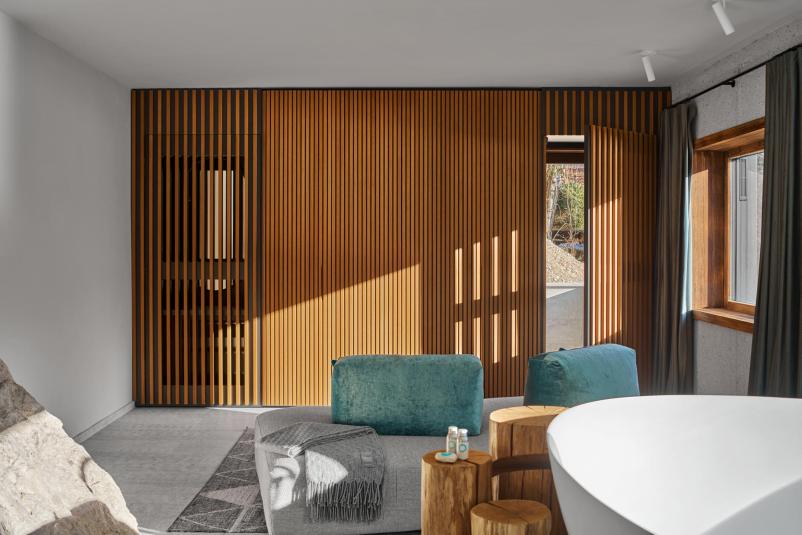 Pisarniško in notranje pohištvo po naročilu Slovenija