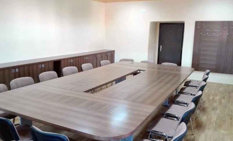 Pisarniško in drugo pohištvo po meri in naročilu Slovenija