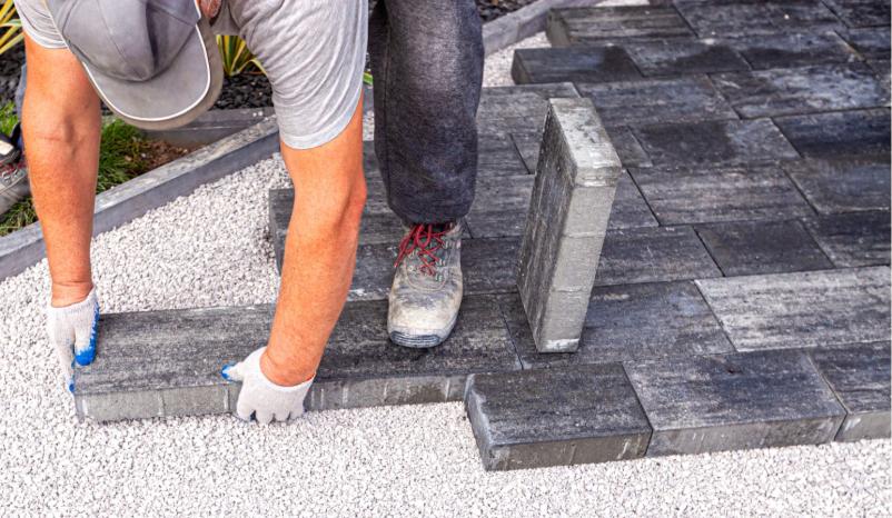 Tlakovanje dvorišč