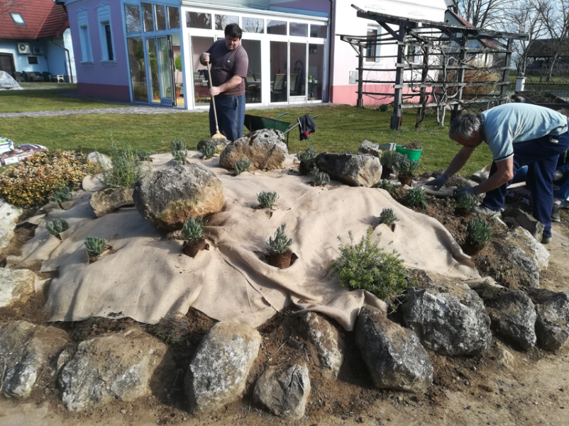 Hitro urejanje zelenih površin Ajdovščina