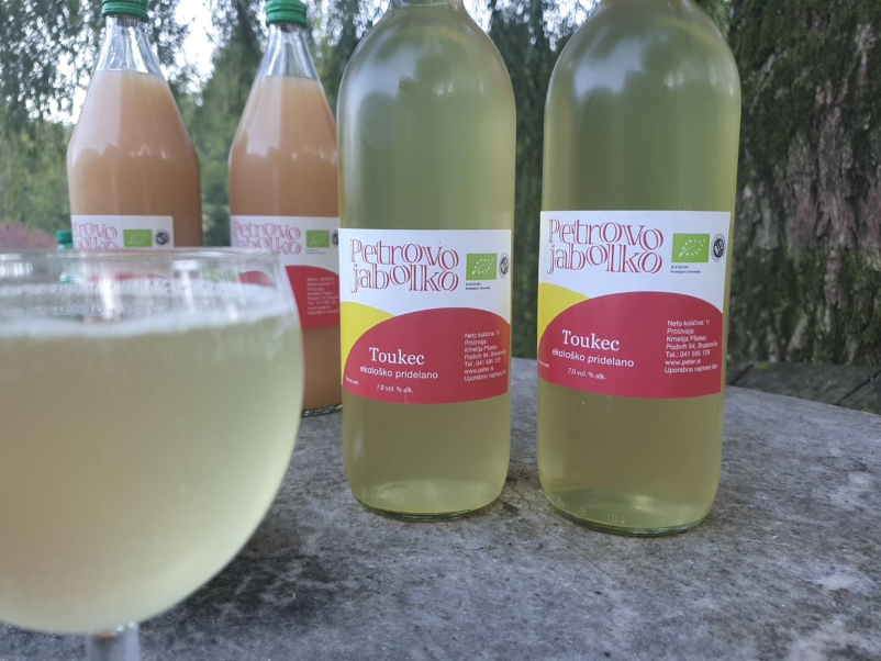 Jabolčnik iz bio jabolk Slovenija