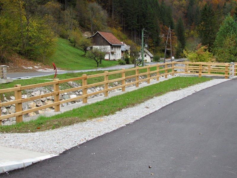 Varovalna oprema in ograje za ceste Slovenija