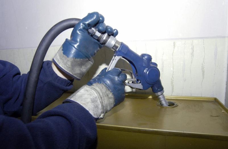 Čiščenje rezervoarjev kurilnega olja v Domžalah, Slovenija