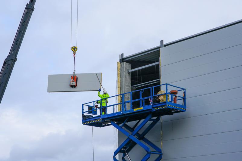 Izposoja dvižnih ploščadi v Sloveniji