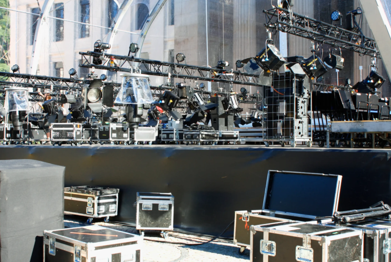 Smo pravi naslov, če potrebujete kvalitetno postavitev koncertnega odra v Sloveniji