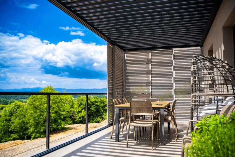 Pergole, dinamične fasade in nadstreški Slovenija