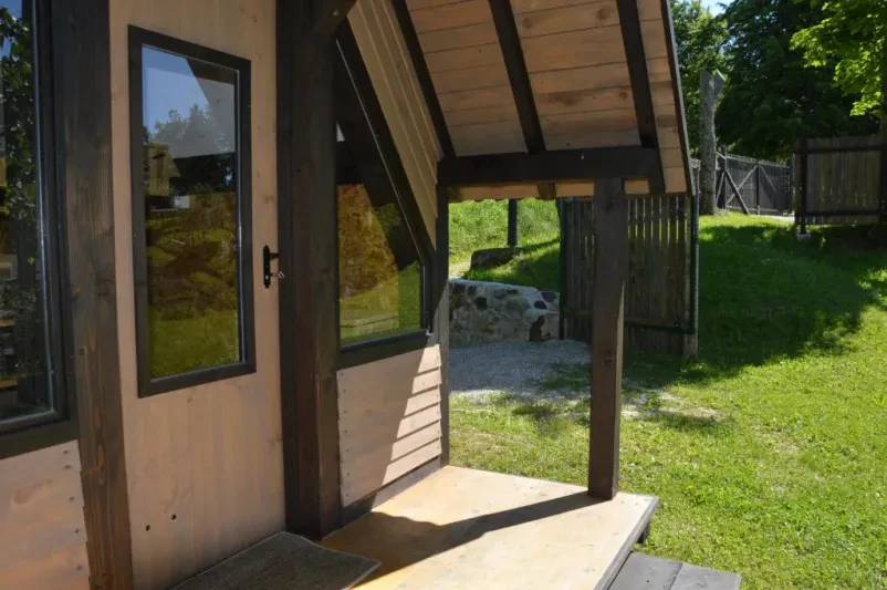 Najem glamping hiške v Novi Vasi