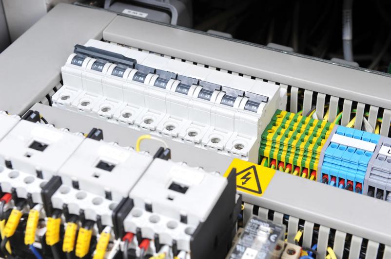 Ugodna montaža elektroinštalacij za industrijo Slovenija