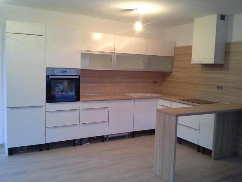 Ugodne kuhinje in lesene stopnice po meri Savinjska