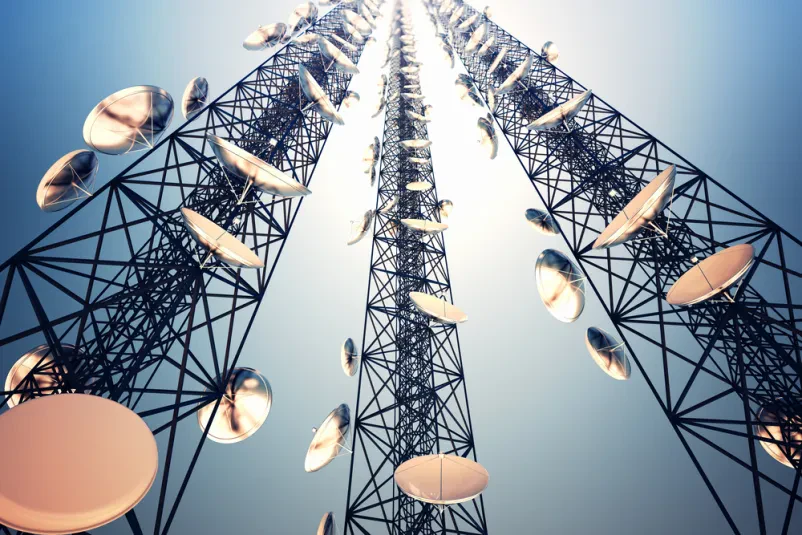 Vzpostavljanje radijskih zvez v Radioklubu Moravče