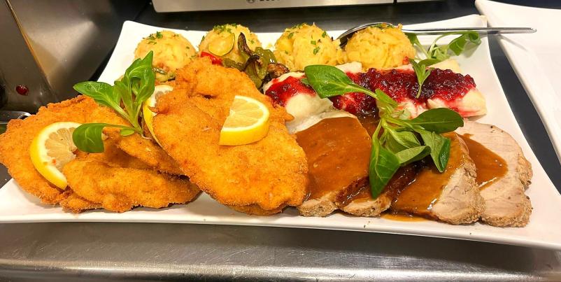 Gostilna Rešer v Črni na Koroškem vas pričakuje