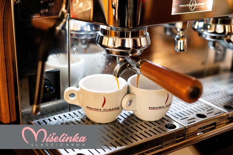 Slaščičarna Mišelinka je dobra slaščičarna v Radovljici