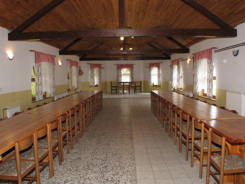 Prostor za zaključene družbe Apače