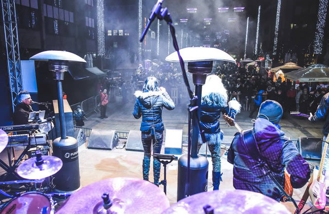 Glasbeno nastopanje po tujini in Sloveniji