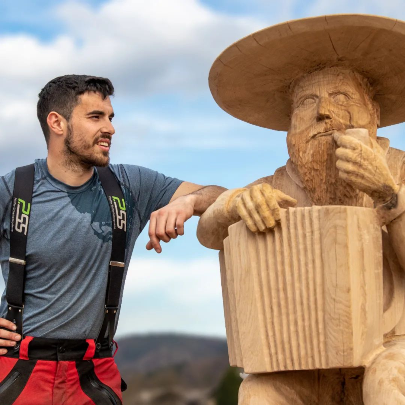 Lesene skulpture po meri Slovenija