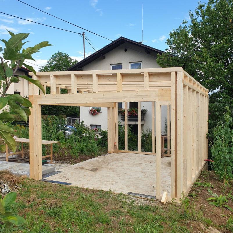 Kvalitetna izdelava lesenih nadstreškov Slovenija
