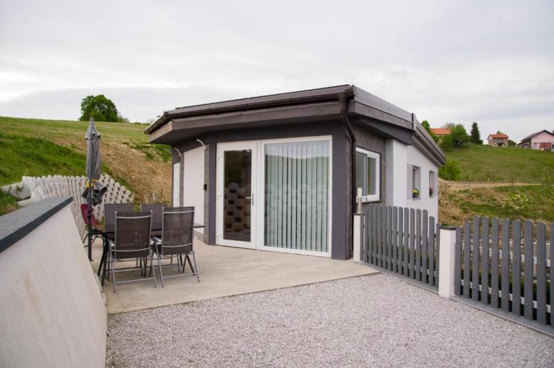 Najem apartmaja do 4 osebe Lesično