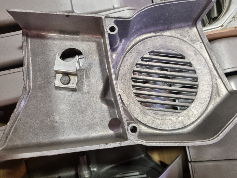 Nadomestni motorni deli Slovenija