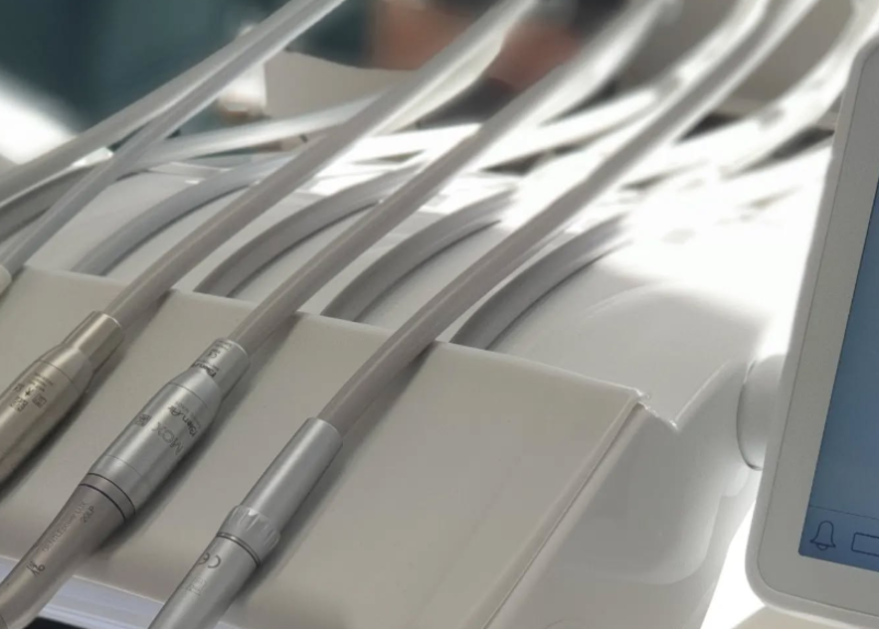 Zobni implantanti Osrednja Slovenija