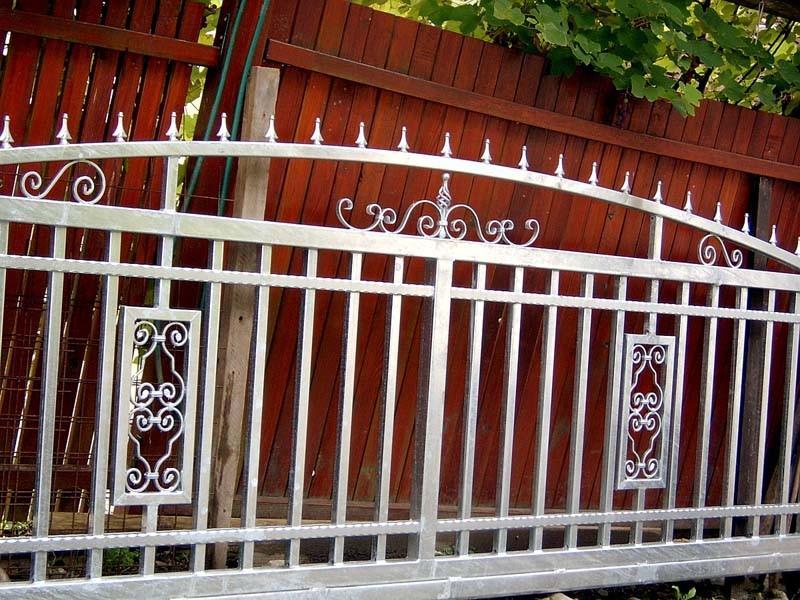 Dvoriščna vrata Slovenija