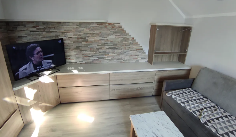 Vgradne in garderobne omare po meri Gorenjska